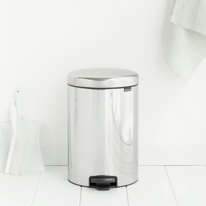 New Icon pedalhink 20 liter, brilliant steel Brabantia