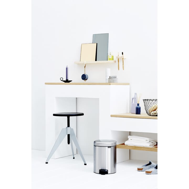 New Icon pedalhink 5 liter, Matt steel fingerprint proof Brabantia