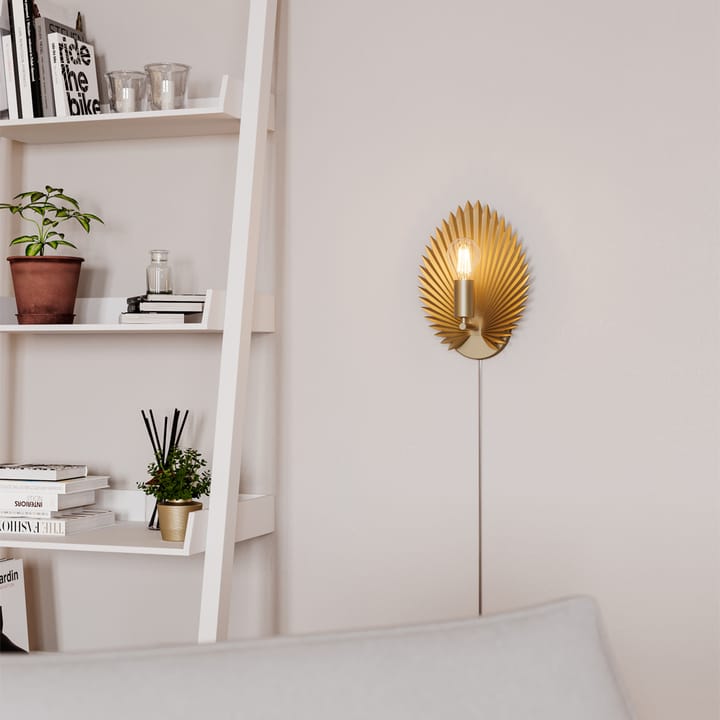 Aruba vägglampa, guld matt By Rydéns