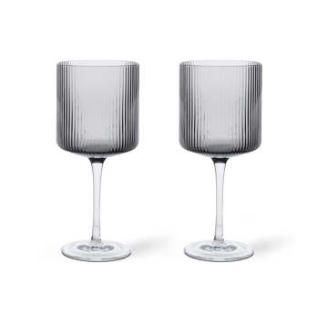 ferm LIVING Ripple rödvinsglas 32,5 cl 2-pack Smoked grey