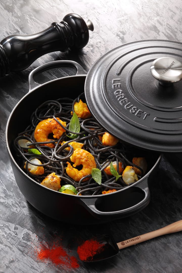 Le Creuset Signature rund gryta 6,7 l, Matte black Le Creuset