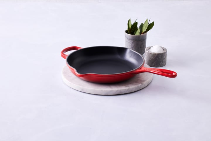 Le Creuset Signature rund stekpanna Ø23 cm, Cerise Le Creuset