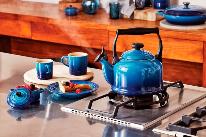 Le Creuset Traditionell vattenkittel 2,1 L, Azure blue Le Creuset