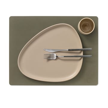 Square Nupo bordstablett 35x45 cm - army green - LIND DNA