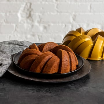 Nordic Ware 75th anniversary braided bundt bakform - 2,4 L - Nordic Ware