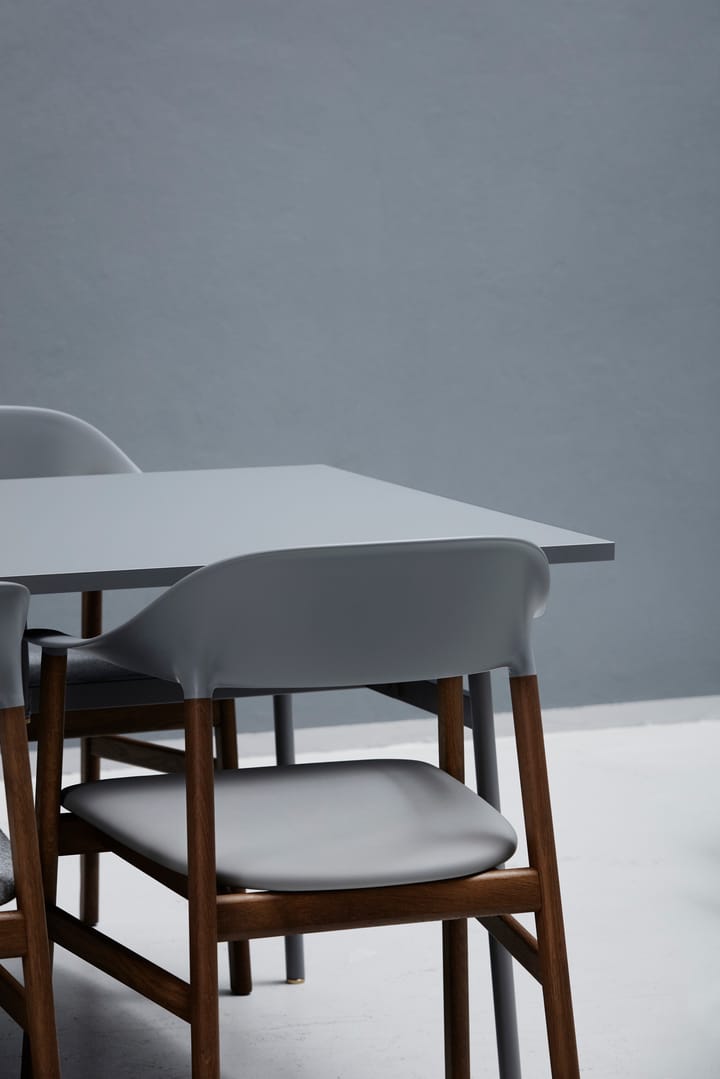 Herit karmstol rökt ek, Grey Normann Copenhagen