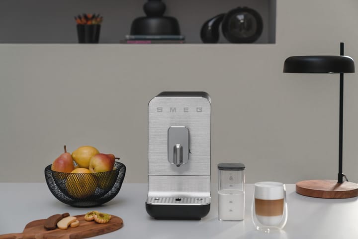 Smeg espressomaskin med behållare automatisk, Svart Smeg