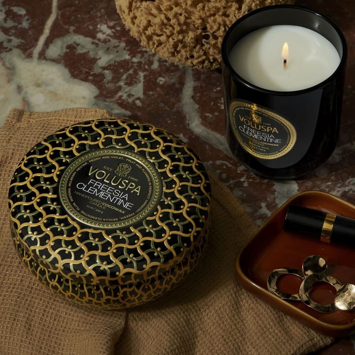 Classic Maison Noir doftljus 60 timmar, Freesia Clementine Voluspa