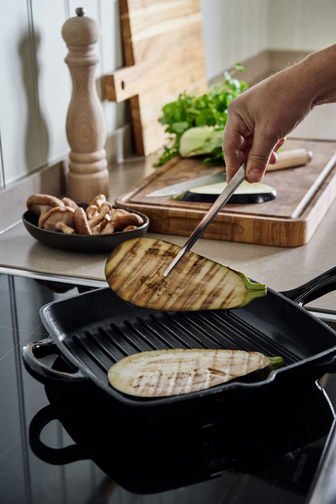 En bra grillpanna som den här från Nordwik är oumbärlig under Veganuari, till exempel för att rosta läckra auberginer.